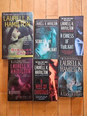 Laurell K. Hamilton book lot